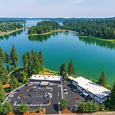 Oyster Bay Inn & Suites