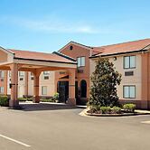 Super 8 by Wyndham Clinton