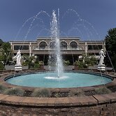 Villa Roma Resort and Conference Center