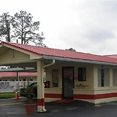 Red Carpet Inn