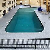 Katahdin Inn & Suites