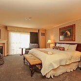 Fairhaven Village Inn