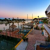 Bayview Plaza Waterfront Resort