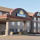 Days Inn & Suites by Wyndham Thunder Bay