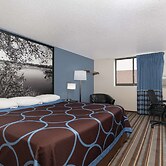 Super 8 by Wyndham Willmar