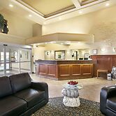 Super 8 by Wyndham High Level AB