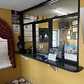 Express Inn & Suites