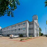 Super 8 by Wyndham Weatherford
