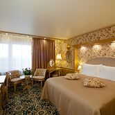 Izmailovo Alfa Hotel