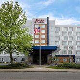 Hampton Inn & Suites Newark Airport Elizabeth