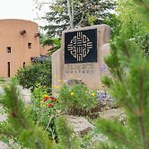 El Monte Sagrado Living Resort & Spa