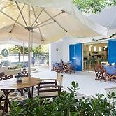 Daphne's Club Hotel Apartments