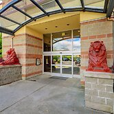 Red Lion Inn and Suites