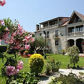 Rusticae Casa Antiga do Monte