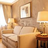 River Château Hotel