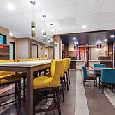 La Quinta Inn & Suites by Wyndham Jamestown