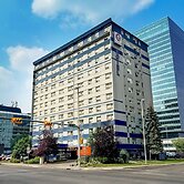 Coast Calgary Downtown Hotel & Suites by APA