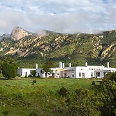 Casa del Gavilan Historic Inn