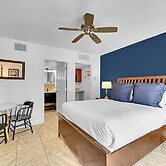 Inn On The Drive ( Adults Only)