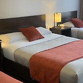 Ploughmans Motor Inn