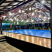 Jungle's Edge: Jiu-Jitsu, Muay Thai & Yoga Retreats