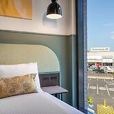 Nightelier Mitchelton The Brook