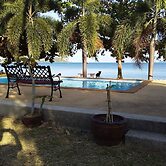 Jinta Beach Bungalow