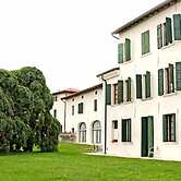 Hotel Villa Policreti