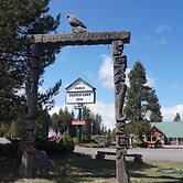 Eagle Crater Lake Inn