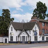 Cross Roads Hotel by Chef and Brewer Collection