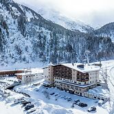 VALARA Alpine Art Hotel