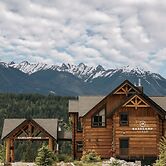 Basecamp Lodge Golden
