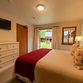 Wanaka Homestead Lodge & Cottages