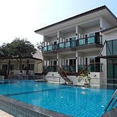 Bee Orchid Pool Villa