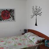 Zimmer Dora Dead Sea