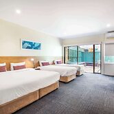 Nightcap at High Flyer Hotel