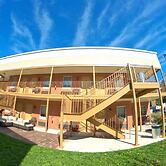 Put in Bay Victory Station Hotel