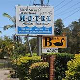 Black Swan Waterfront Motel