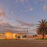 Country Gardens Motor Inn