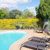 Jacaranda Country Motel