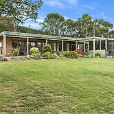 Gisborne Peak Winery Cottages