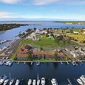 Mariners Cove at Paynesville Motel & Apartments