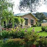 Halls on Falls Homestead