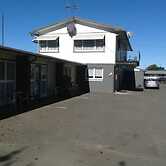 Camberley Court Motel