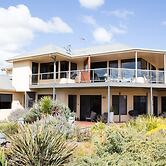 Hilltop Apartments Phillip Island - Adults Only