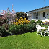 Colonial Court Motel