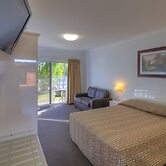 Heritage Lodge Motel