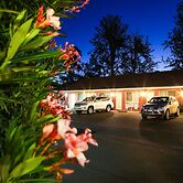 Akuna Motor Inn and Apartments