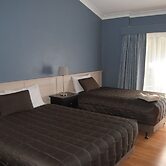 Airlie House Motor Inn