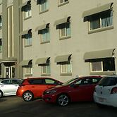 Hampton Court Apartments